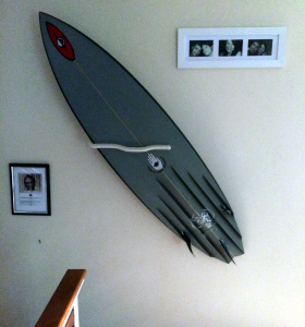 Dale Wilson Mount's his own board to his wall! Having worked with Allan Byrne for over 10 years, Dale has developed the skills and knowledge to create the worlds best hand-shaped surfboards. Dale's talent and attention to detail can be seen in every Byrning Spears surfboard